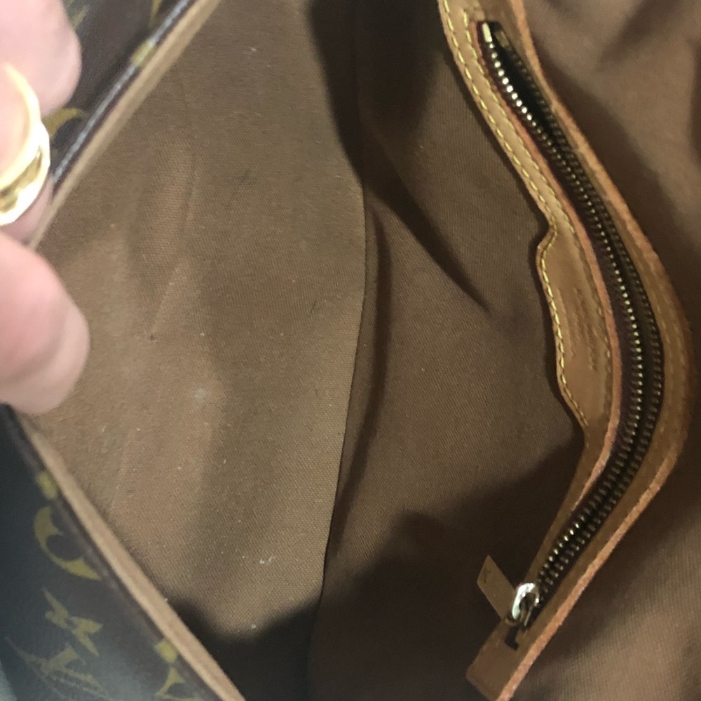 ๐SOLD๐ LOUIS VUITTON Mini Loop monogram Handbag - Picture 6 of 8